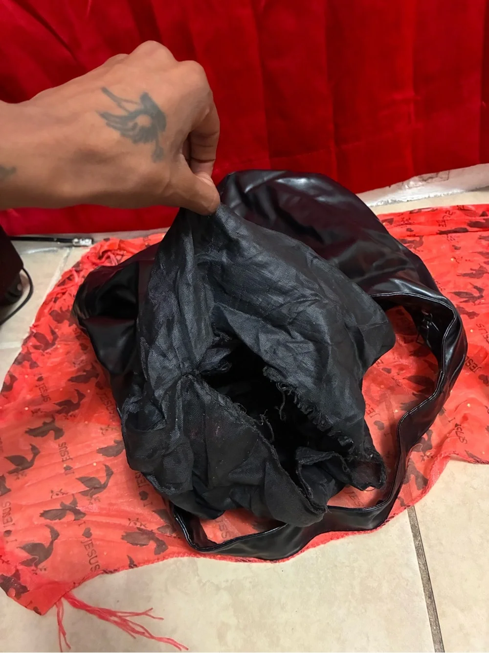 Worn and torn un branded bag Classic Black Leather Hobo Shoulder Bag - Unbranded